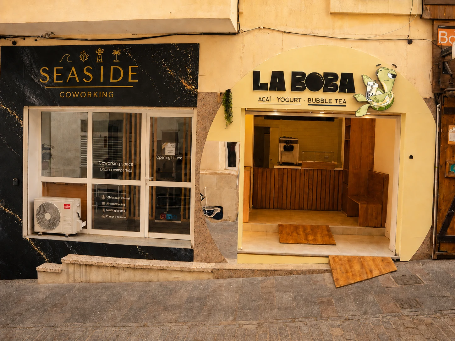 Fachada de Seaside Coworking — Los Cristianos, Tenerife