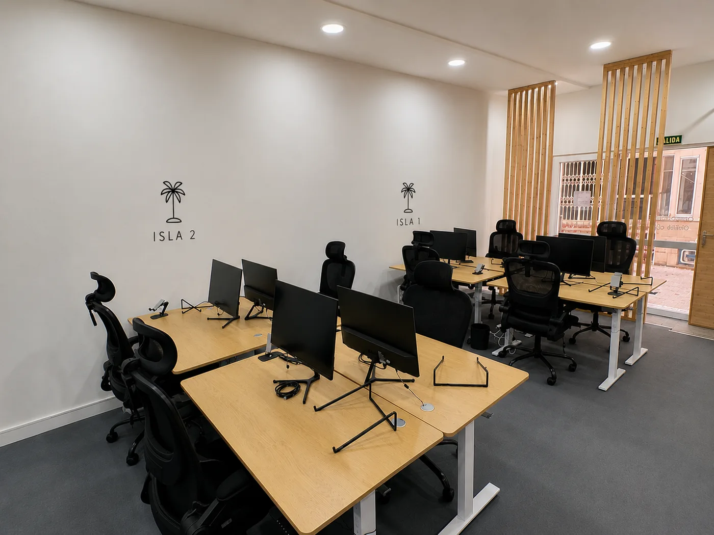 Isla 1 y 2 — Espacio premium · 8 mesas · Seaside Coworking Tenerife Sur